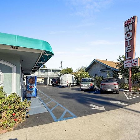 Super 7 Motel Anaheim Esterno foto
